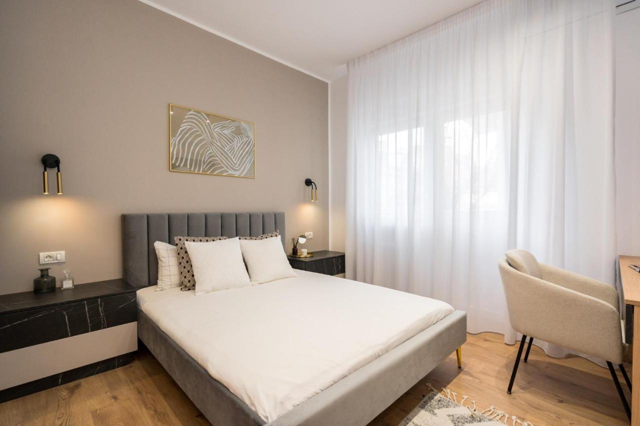 Crystal 3Bdr Apartment In Center Bucharest Exterior photo